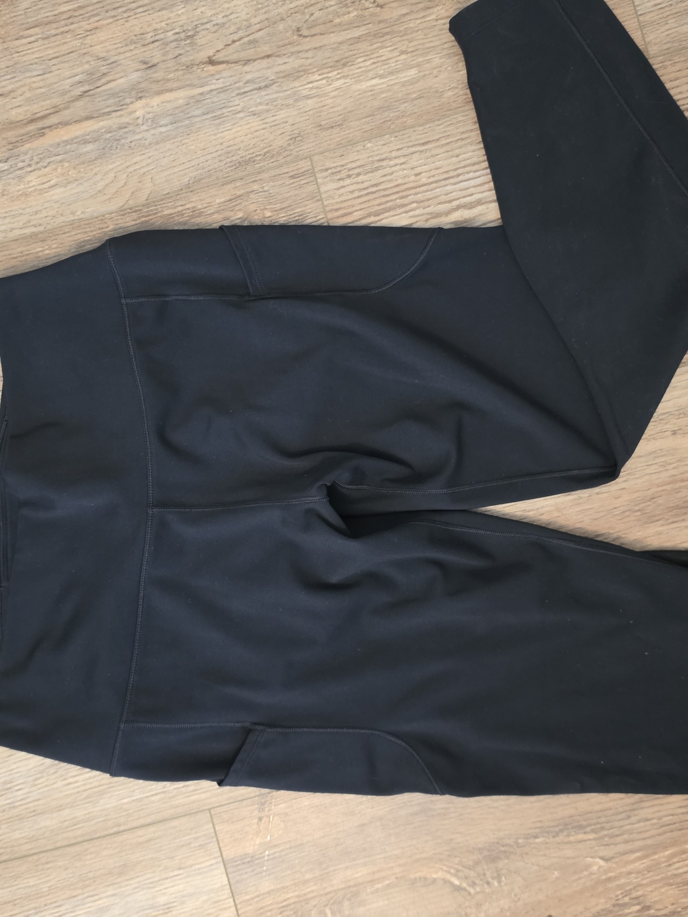 Nike Black High-Waist Leggings with Side Pocket